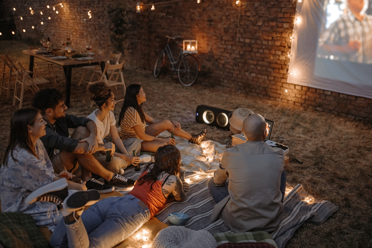 Fun Ideas for a Cozy Backyard Movie Night | GigSalad